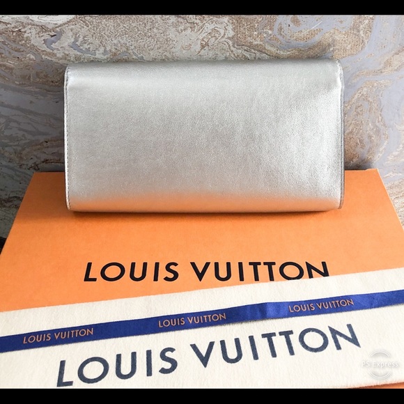 Louis Vuitton EW Louise Crystal Logo Silver Clutch - Picture 2 of 8